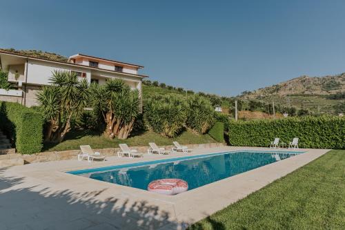 Valdigem Casa | Jerónimos Garden & Pool Villas