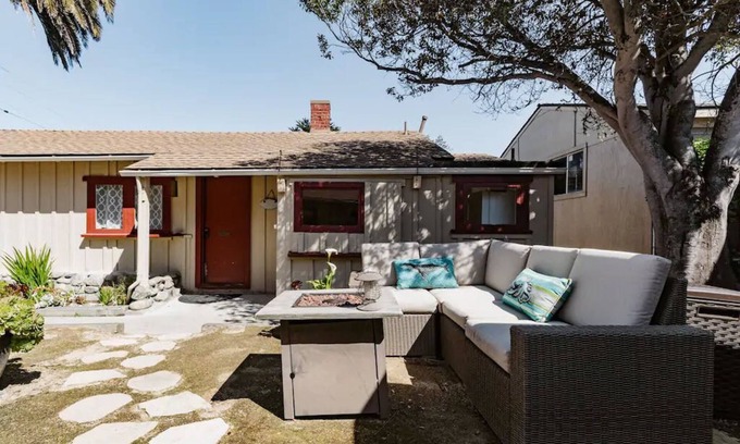 Monterey Cabaña | #JewelboxCottages👑MAIN🔱4-Poster King🏖Walk to Beach