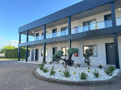 Casula Hotel | Jolly Knight Motel