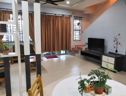 Batu Pahat Casa | Joyful Homestay Landed House