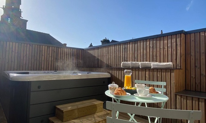 Landerneau Casa | Magnífico alojamiento con spa en el centro de la ciudad