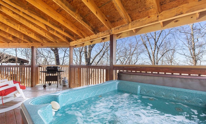 Sevierville Cabina | Just Hangin' Around