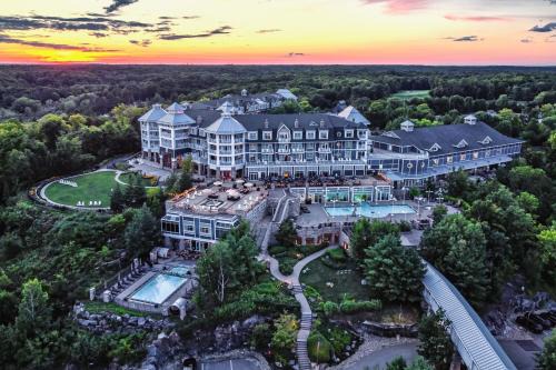Minett Complejo | JW Marriott The Rosseau Muskoka Resort & Spa
