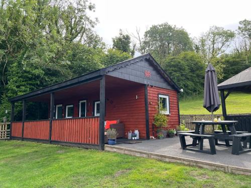Ammanford Chalet De Esquí | Kabin in the woods with Hot Tub