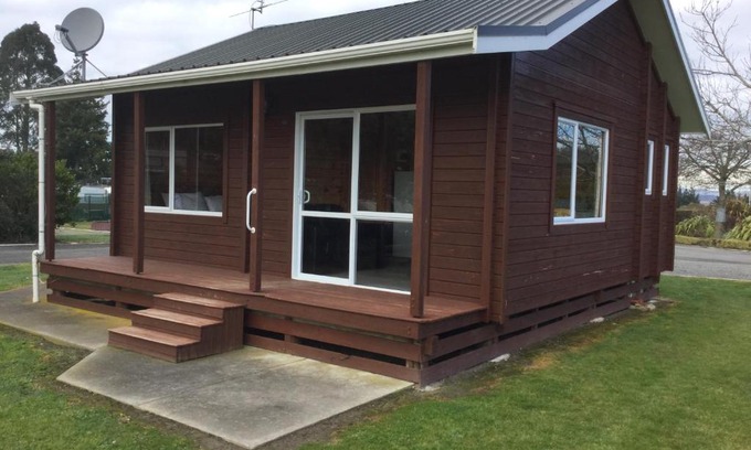 Kairaki Beach Villa | Kairaki Beach Motor Camp