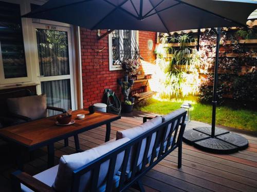 Kaleici Villa | KALEİÇİ MÜSTAKİL BAHÇELİ MÜTHİŞ ev