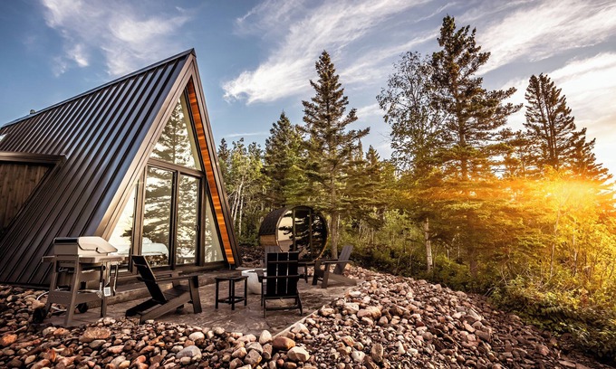 Tofte Cabina | Kalliot: Lakefront Tiny A-Frame w/Barrel Sauna + EV Charger