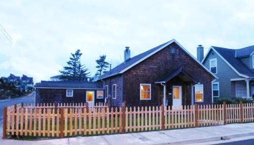 Seaside Villa | Karr Beach House on Franklin