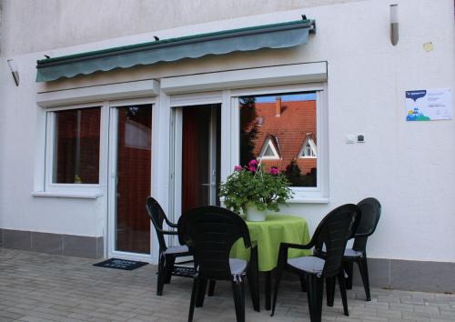 Balatonfoldvar Apartamento | Katica nyaraló