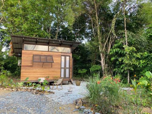 Air Hangat Casa | Kebun Lisdtari Farmstay The Kabin