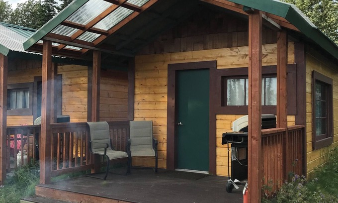 Soldotna Cabina | Kenai River Fishing Cabin #1 30 feet from the river
