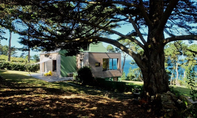 Plouguerneau Casa | Kerpilu, catalogada *** casa en un lugar mágico frente al mar, a lo largo del GR34.