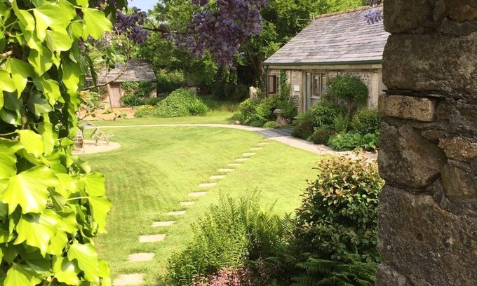 St Wenn Cabaña | Kerriers Studio, Private Hot Tub, Natural, Peaceful, Mid Cornwall