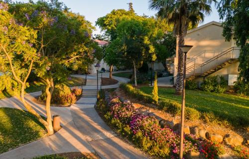 Katzrin Hotel | Keshet Yehonatan Country Lodging