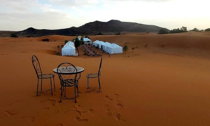 Taouz Cama Y Desayuno | Khamlia Desert Luxury Camp