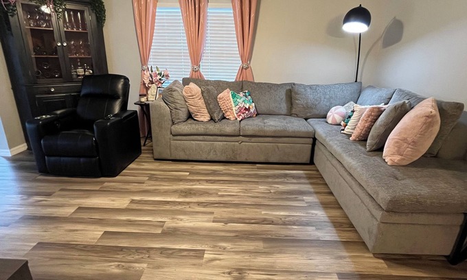 Silver Lake Casa | Kiki's Kasita- Charming 2 Bedroom, 1 bath with Golf Cart