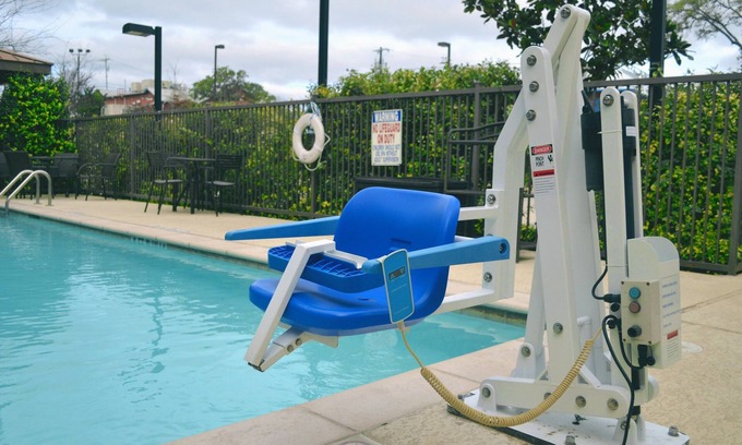 West San Antonio Condominio | Suite accesible cerca de Sea World! Cocina equipada + Centro de negocios