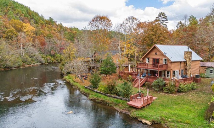 Murphy Cabina | Kingfisher`s Riverside Cabin