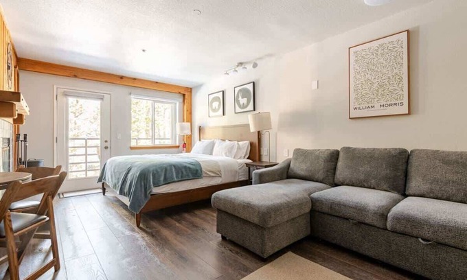 Kirkwood Condominio | Kirkwood Studio – Full Kitchen & Meadow Balcony