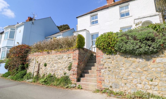Hythe Casa | Kits Cottage