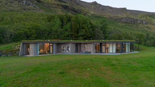 Fagurholsmyri Villa | Klettasel Villa by Ourhotels