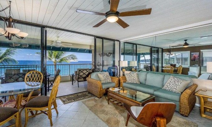 Historic Kailua Village Casa | Kona Reef #D31