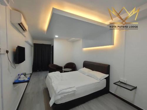 Kampong Raja Hotel | Kota Putera Lodge