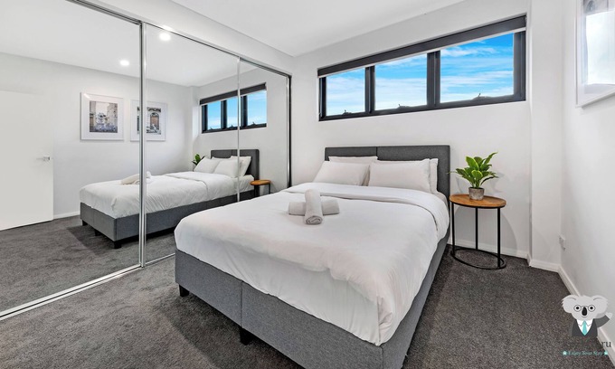 Penrith Apartamento | KOZYGURU PENRITH 3 BED APT FREE PARKING