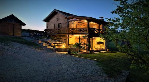 Krasic Chalet De Esquí | Kuća za odmor Avantura