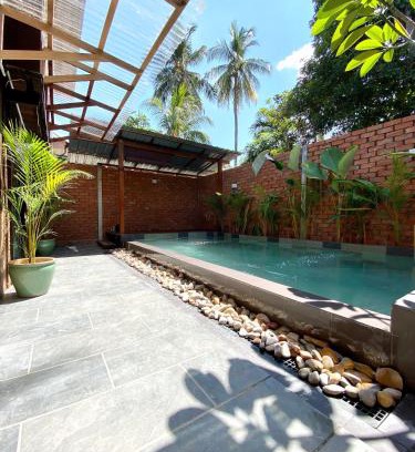 Air Hangat Casa | Kutum's Wooden House - Private Pool, Breakfast & Cafe