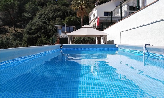 Argentona Chalet De Esquí | Espacio Kybalion. Casa en la Montaña Cerca de Barcelona.