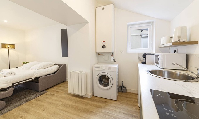 Saint-Serge Apartamento | L'Acacia - Studio coquet proche du centre-ville