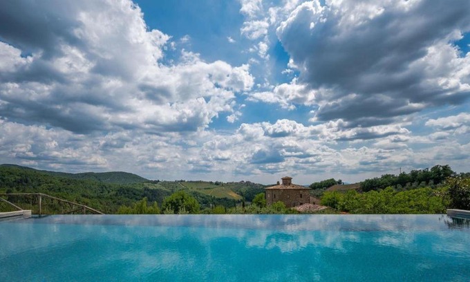 Gaiole in Chianti Villa | L'Agrifoglio