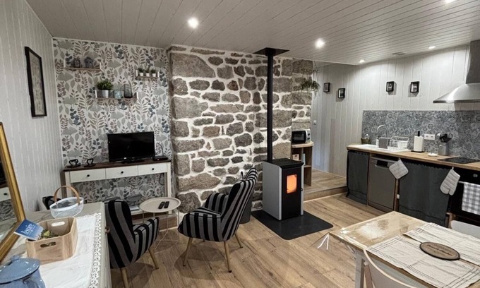 Auroux Casa | L'Oustal du Lac 2 near Lac de Naussac and hiking trails★★★