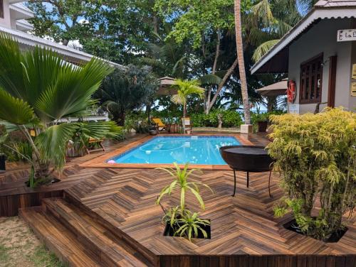 Silhouette Island Cabina | La Belle Tortue