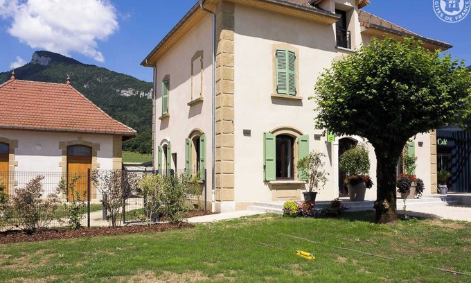 Saint-Christophe-la-Grotte Casa | LA Cure Gourmande-le Beauvoir