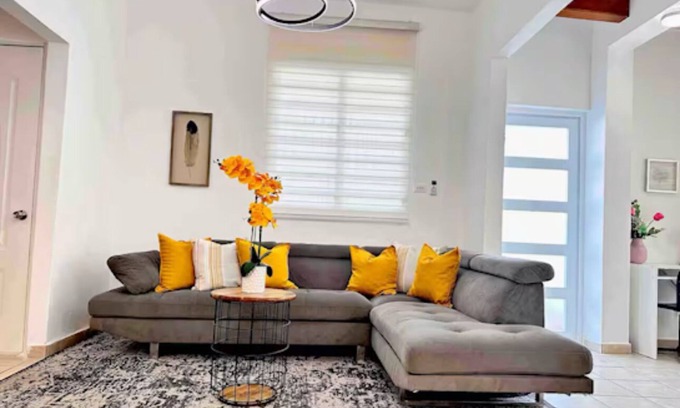 Eleanor Roosevelt Casa | La Casa de Ada Near Airport & Beaches Charming 3-bedroom house with AC andWiFi