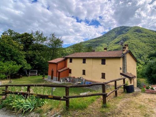 Cutigliano Casa | La casina rossa della fornace