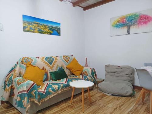 Polán Casa | La Casita de Ale Casa Rural cerca Puy du Fou