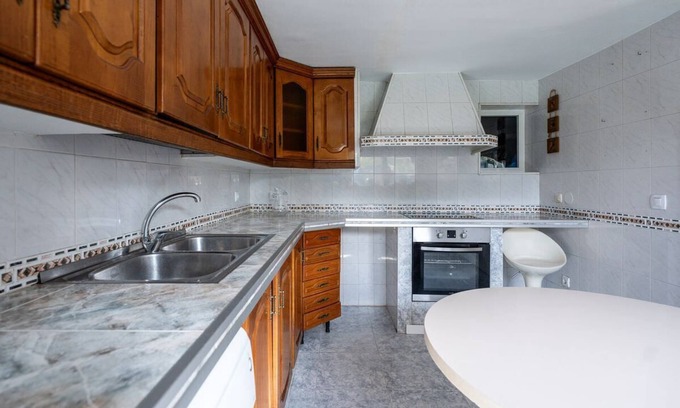 Camarma De Esteruelas Villa | La Casona de Simón, Villa Vacacional Ideal Para Familias Grandes Acepta Mascotas