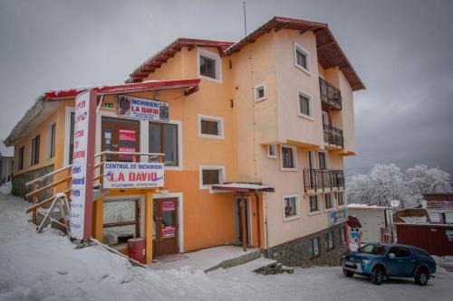 Lupeni Casa | La David Straja