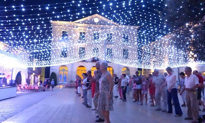 Montpezat-de-Quercy Casa | Hermosa casa de la granja Quercy Blanc. Jardín privado y piscina. 2-6 personas