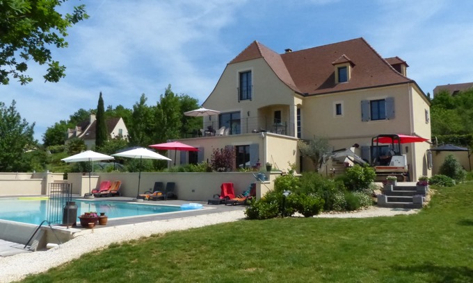 Saint-Julien-de-Lampon Apartamento | La Figue: Apartamento de lujo para 4 personas con terraza privada y una gran piscina + sauna.