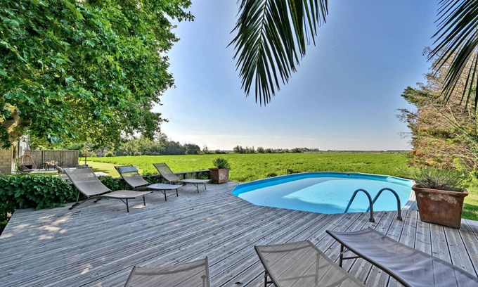 Beaucaire Casa | La Maison de Campagne***, in Provence Gîte with swimming pool and bicycles