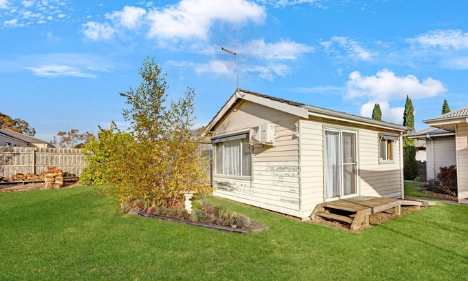 Paynesville Casa | La Piccola Casa - Only a minutes walk to Paynesville township