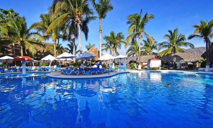 Cuastecomates Hotel | La Quinta Gran Bahia Cuastecomates
