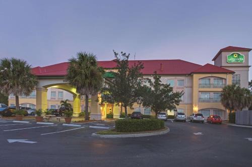 Biggar Hotel | La Quinta Inn and Suites Fort Myers I-75