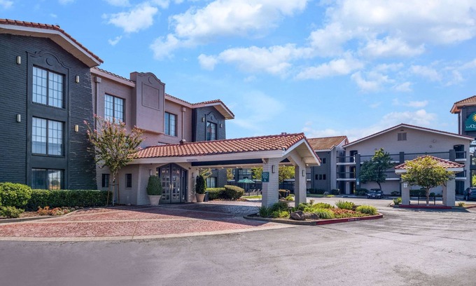 Foothill Farms Hotel | La Quinta Inn by Wyndham Sacramento North