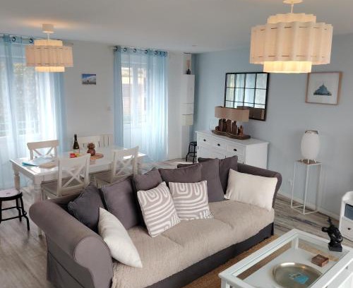 Roz-sur-Couesnon Apartamento | La Terrasse du Mont St Michel, vue imprenable, appartement cosy pour 4 pers