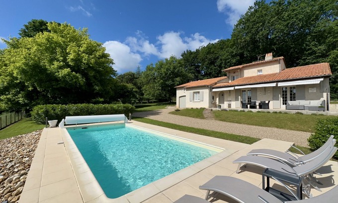 Douzillac Villa | La Terrasse: la mejor casa de vacaciones con encanto con piscina privada